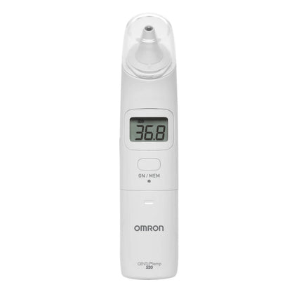 OMRON Gentle Temp 520 ile bebeğin kulağından 1 saniyede ateş ölçümü yapılırken
