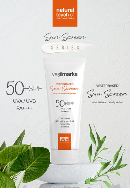 Doğal yaprak arka planında su bazlı güneş kremi SPF 50 PA++++ ürün fotoğrafı